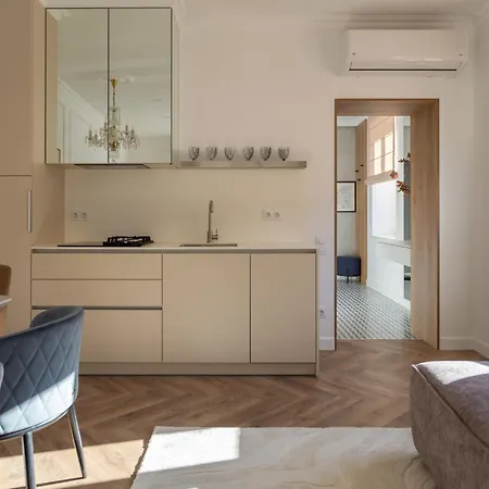 M&d Ultra Lux, Rynok Square * Lviv