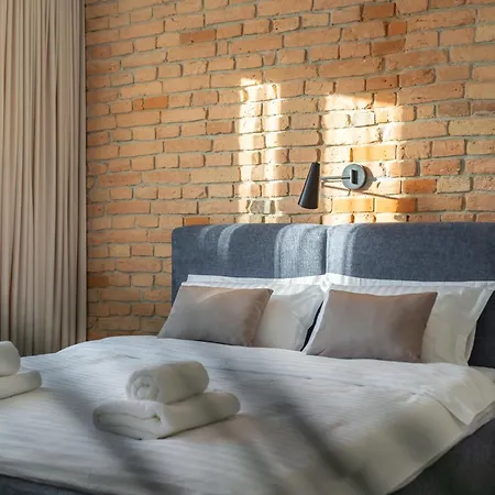M&d Ultra Lux, Rynok Square *