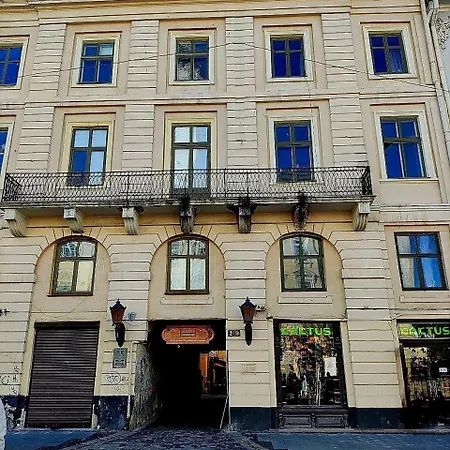 M&d Ultra Lux, Rynok Square Lviv